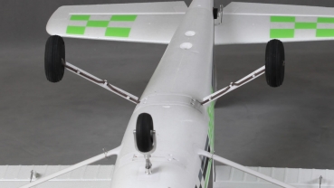 Preview: FMS Ranger 1800 EPO PNP vorbildähnlicher Trainer, gefedertes Fahrwerk und Beleuchtung