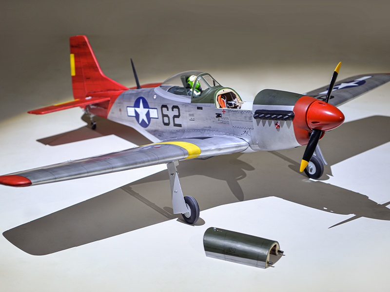 P-51 Mustang red tail mit elektrischem Einziehfahrwerk Spw. 141cm für Elektro oder Verbrenner