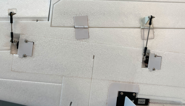 AMXFlight YAK-11 rot weiss EPO für 6S Lipo  PNP Spw.145cm