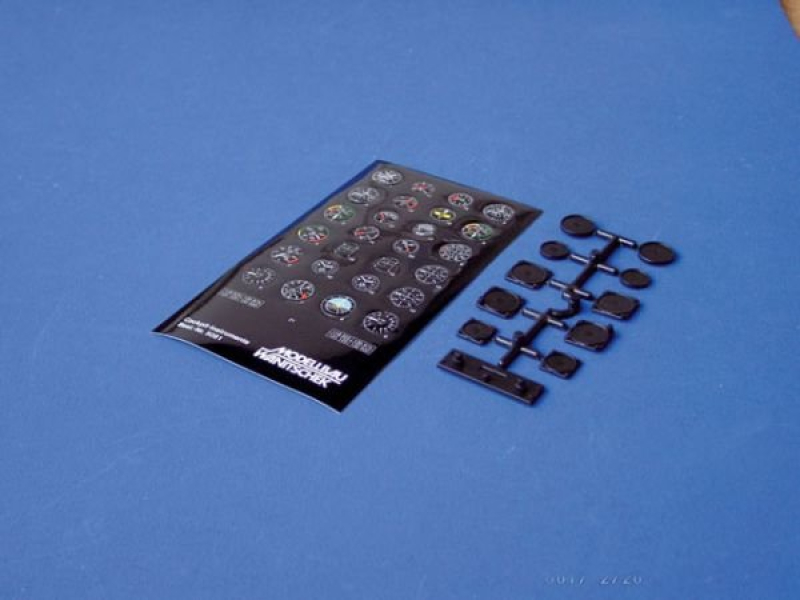 Cockpit Instrumente 1:5 zum detailgetreuen Ausbau